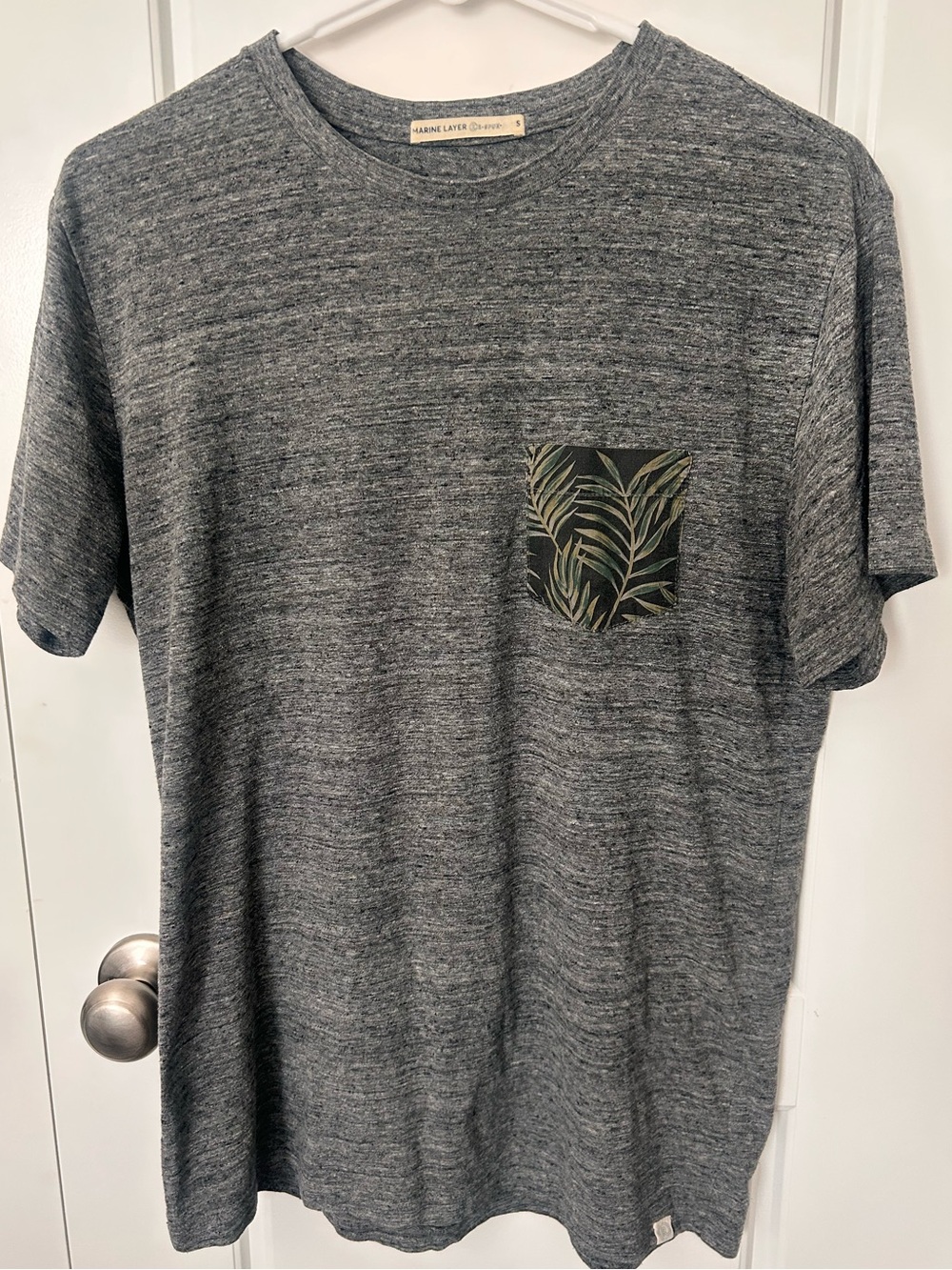 Marine Layer ReSpun Gray Short Sleeve Tee with Leaf Pocket Small